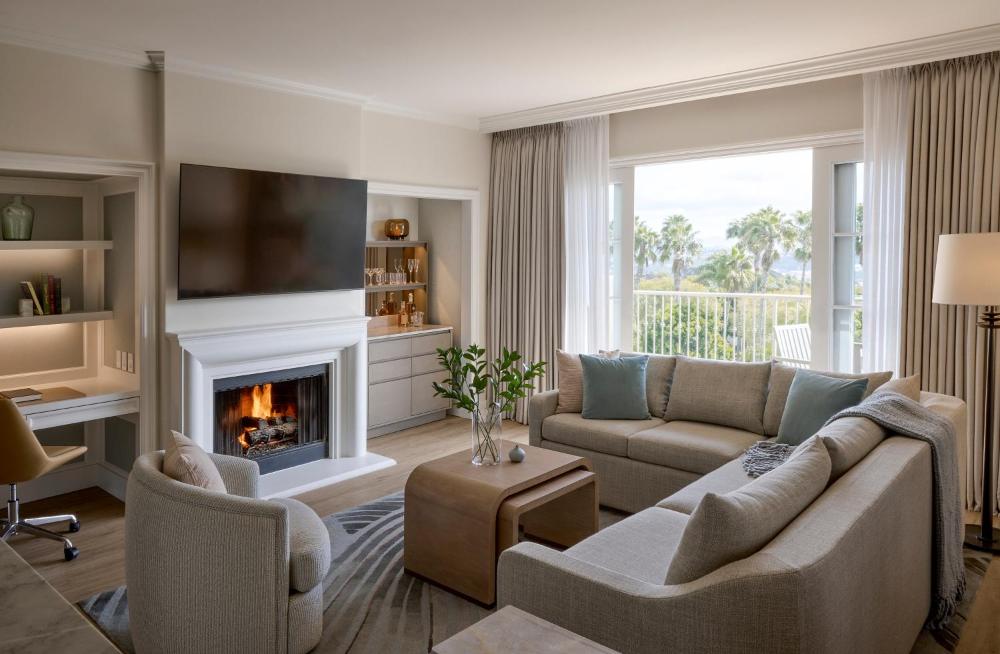 One Bedroom Accessible Residence with King Bed interior